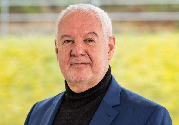 Präsident Verband baugewerblicher Unternehmer Hessen e. V. Vorsitzender VhU-Bau- und Immobilienausschuss (ALEA Hoch- und Industriebau AG)